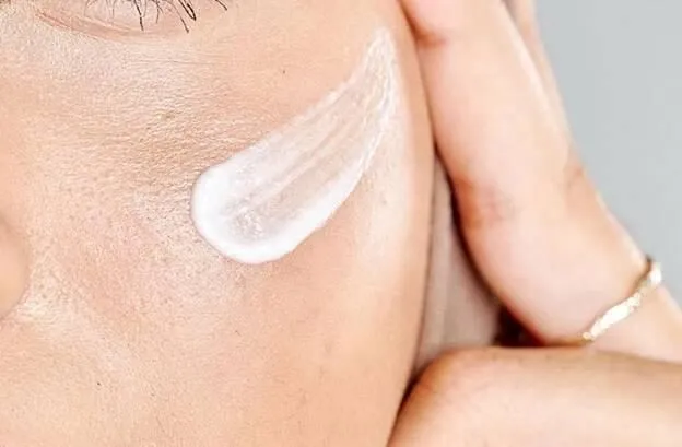 hướng dẫn chọn kem dưỡng ẩm cho da dầu