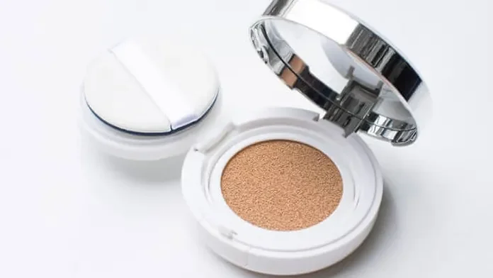 Phấn nước cushion là gì, một loại kem nền dạng lỏng