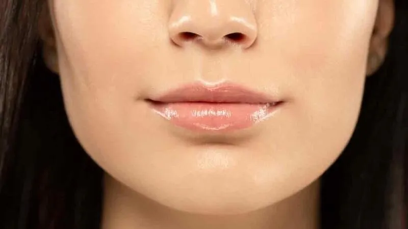 Tẩy tế bào chết môi bằng các nguyên liệu tự nhiên