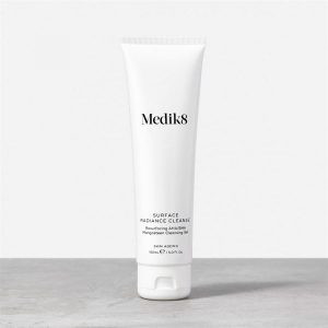 Sữa rửa mặt BHA - Medik8 Surface Radiance Cleanse