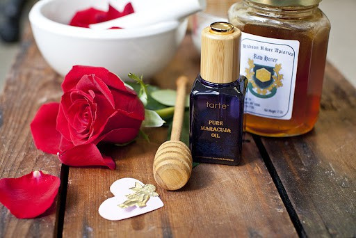 Cách làm nước hoa hồng bằng mật ong