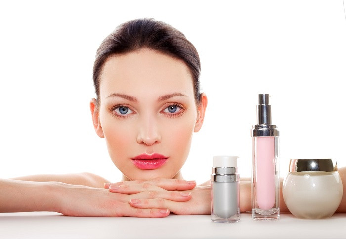 Chuẩn bị đồ trang điểm, mỹ phẩm phù hợp loại da