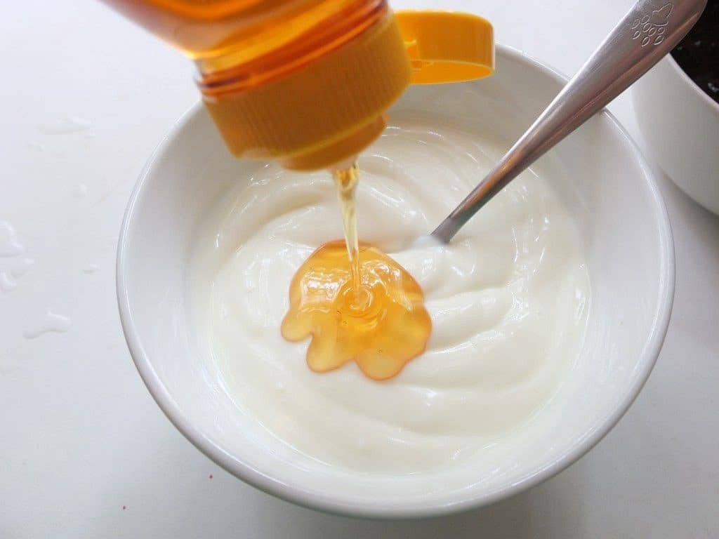 Dâu tây giúp dưỡng ẩm và làm trắng da hiệu quả