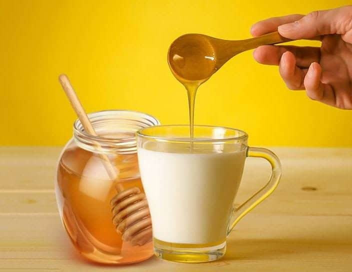 Mặt nạ chống lão hóa từ mật ong và sữa tươi