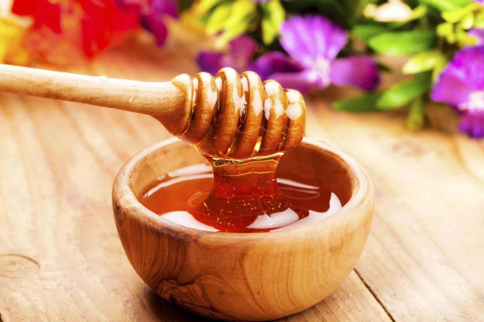 Mặt nạ phục hồi da sau dị ứng mỹ phẩm từ sữa chua, mật ong