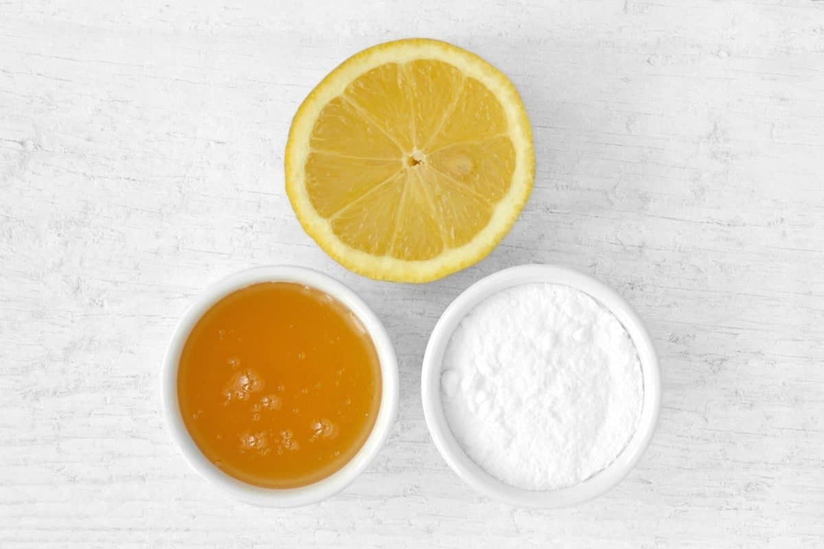 Mặt nạ tẩy da chết từ baking soda và mật ong