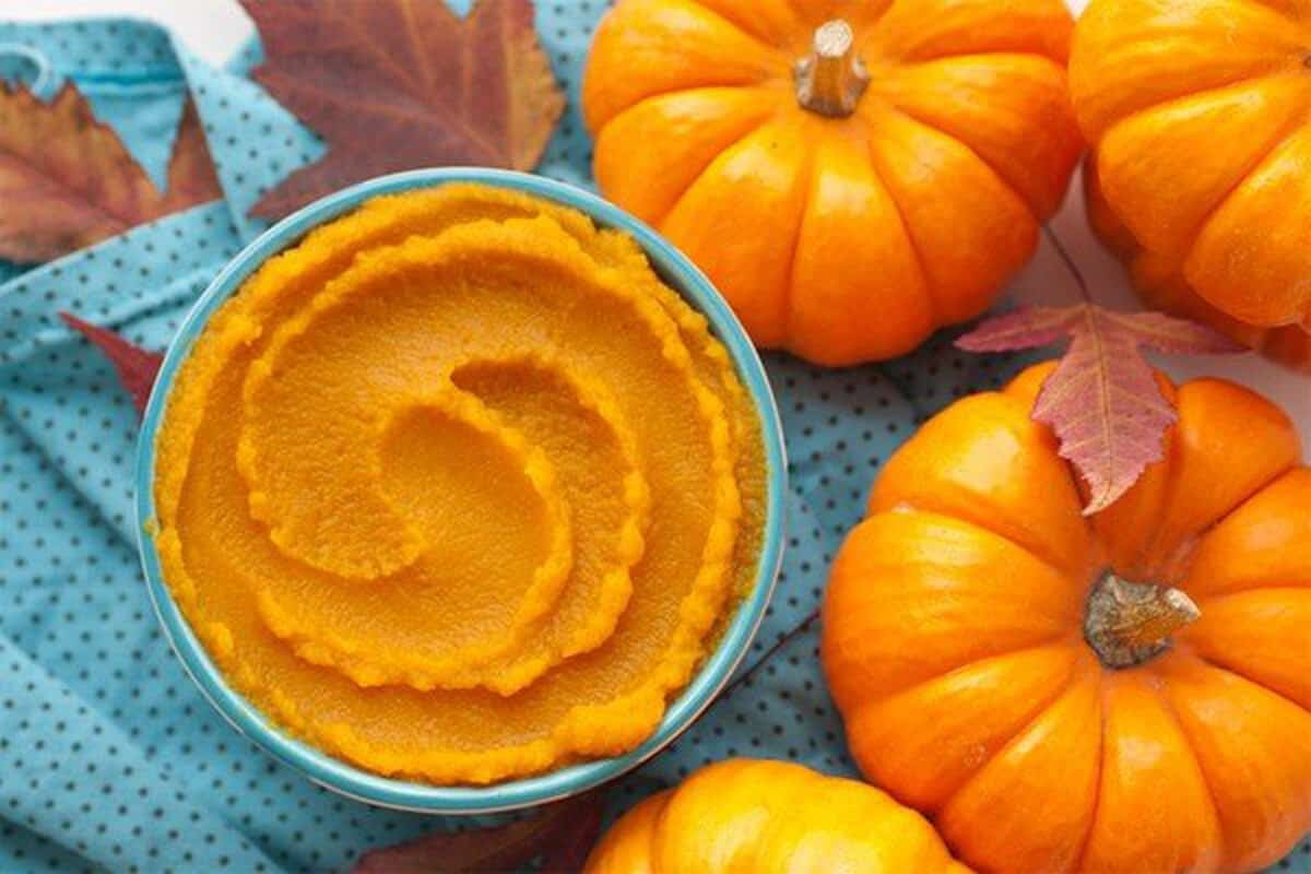 Mặt Nạ Thiên Nhiên Trắng Da Từ Bí Đỏ