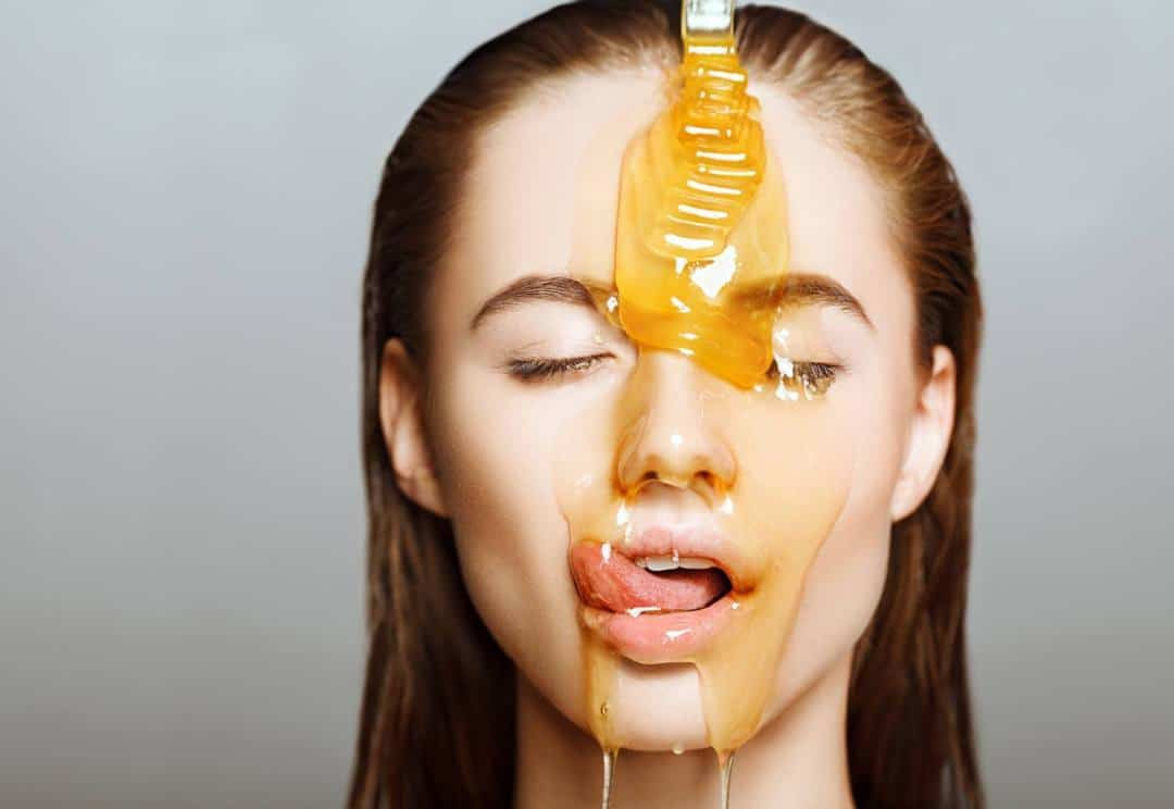 Mật ong làm trắng da tự nhiên