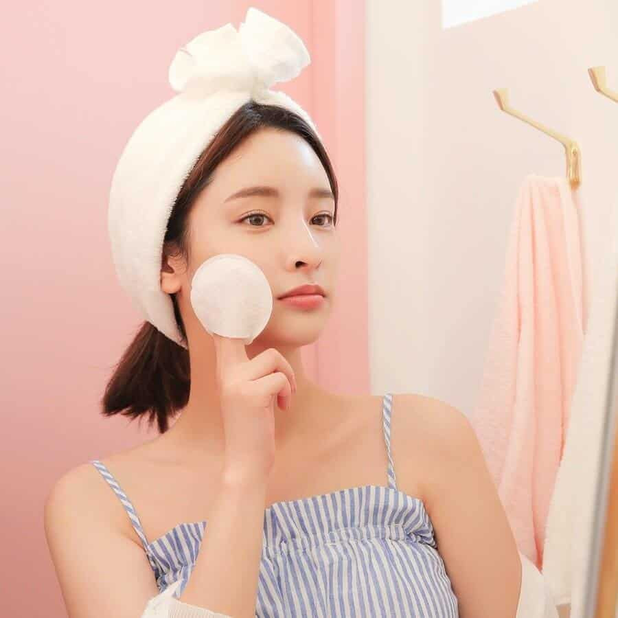 Nước hoa hồng la sản phẩm cần thiết trong chu trình dưỡng da