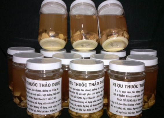 Rượu thuốc gây hại cho da