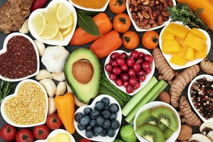 Sữa chua và mật ong giúp nuôi dưỡng da từ sâu bên trong