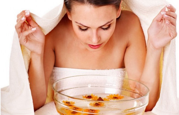 Trị mụn bằng hơi nước