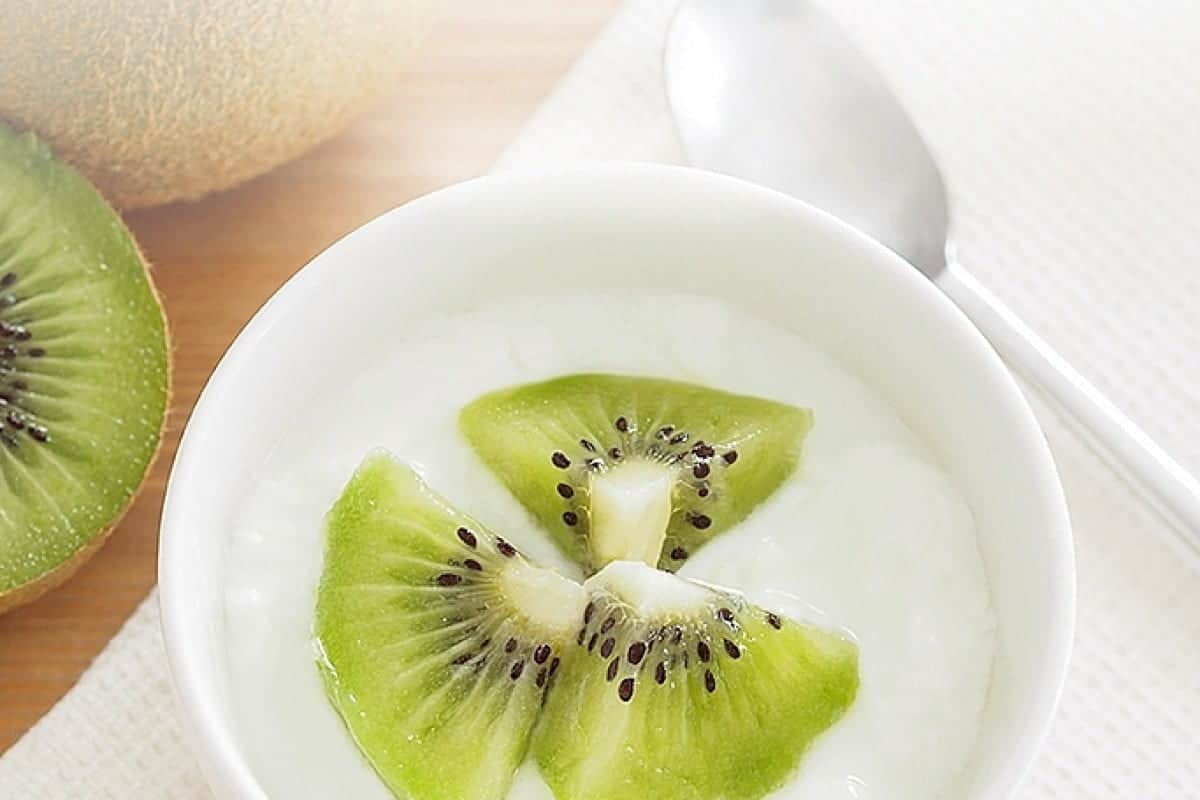 Trị mụn bằng kiwi