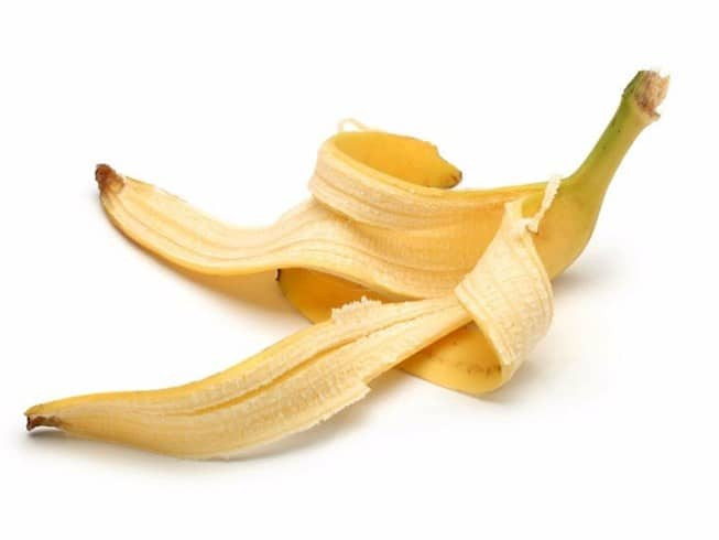 vỏ chuối trị mụn
