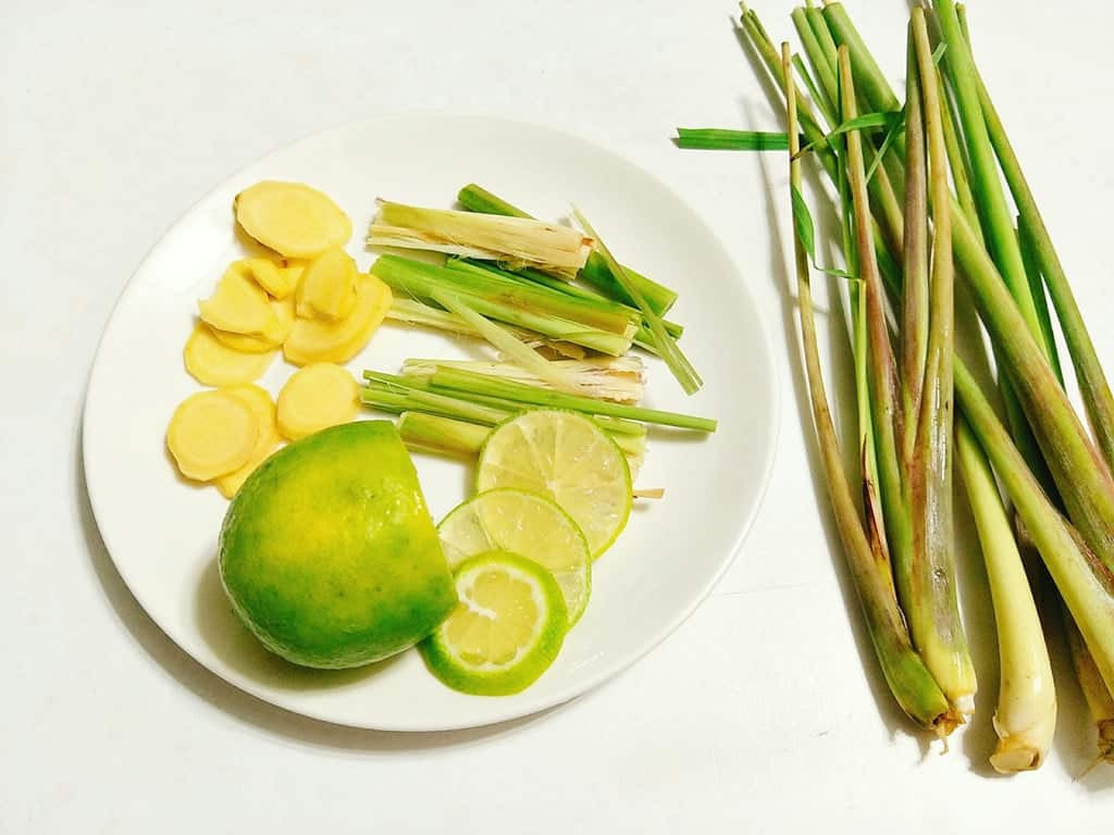 Xông mặt với chanh và sả