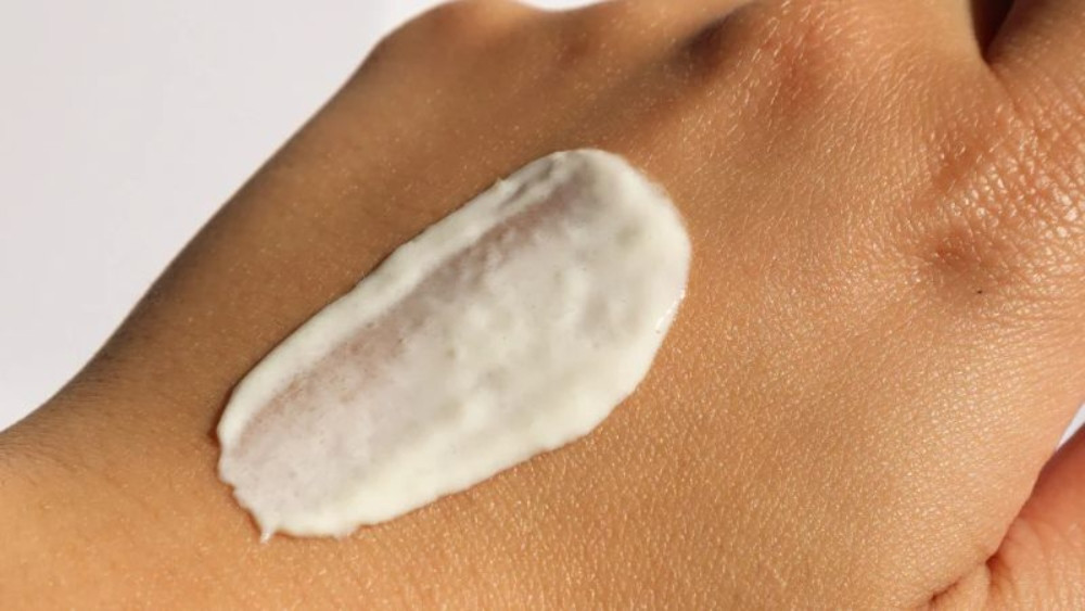 10 Nguyên Nhân Khiến Kem Chống Nắng Bị Vón Cục