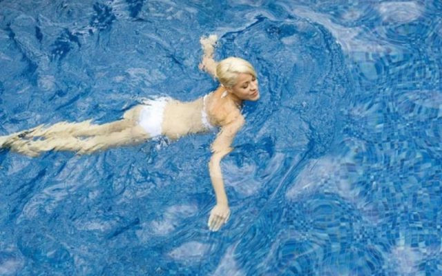 14 Cách Chăm Sóc Tóc Tẩy Chắc Khỏe Và Mềm Mại Tại Nhà