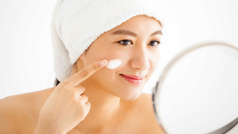 14 Cách Dưỡng Ẩm Cho Da Mặt Bị Khô Để Làn Da Luôn Mềm Mại