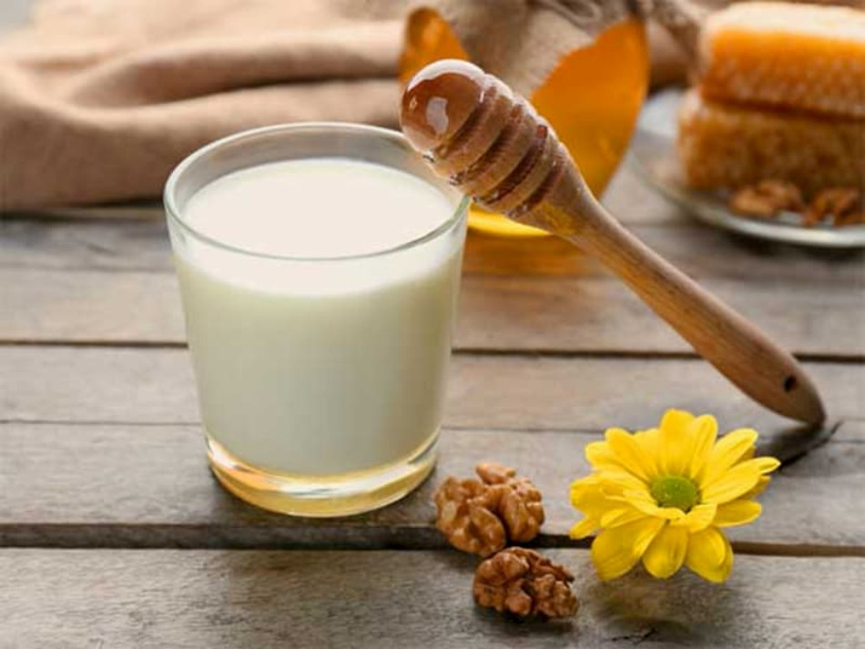 14 Cách Giúp Chuyển Đổi Tóc Khô Thành Tóc Mềm Mượt Hiệu Quả