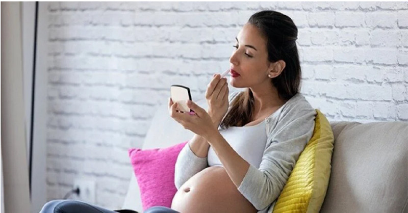 16 Loại Son Môi Cho Bà Bầu An Toàn Và Lành Tính Nhất