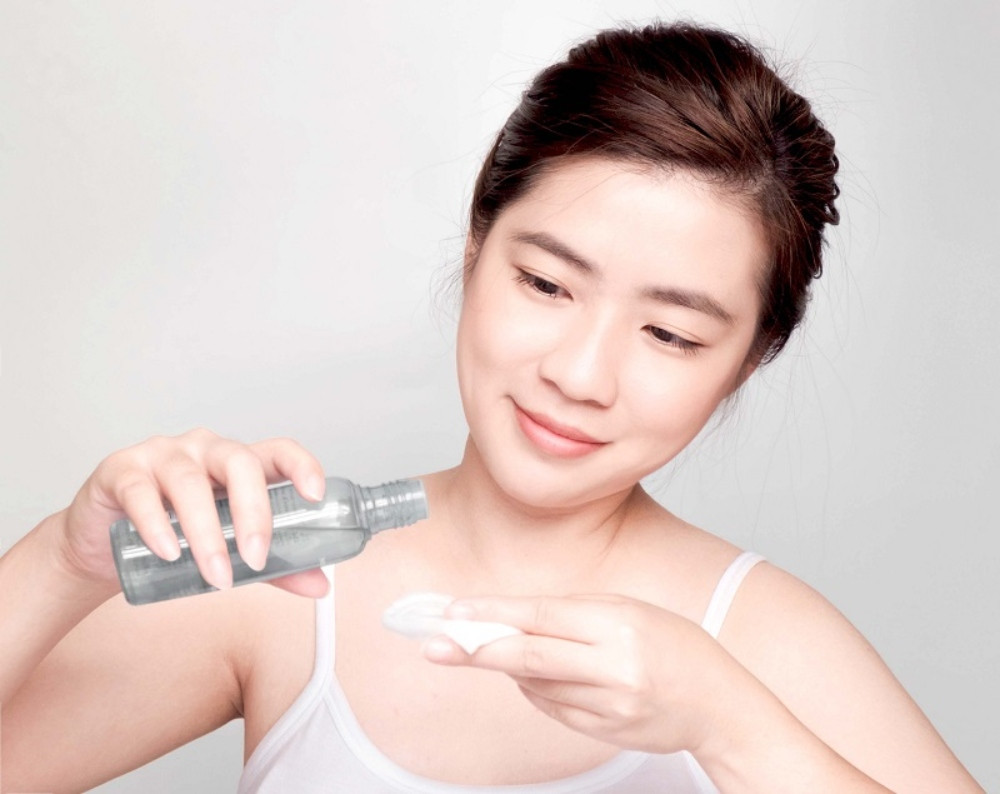 7 bước dưỡng da ban đêm cho da mụn hiệu quả nhất