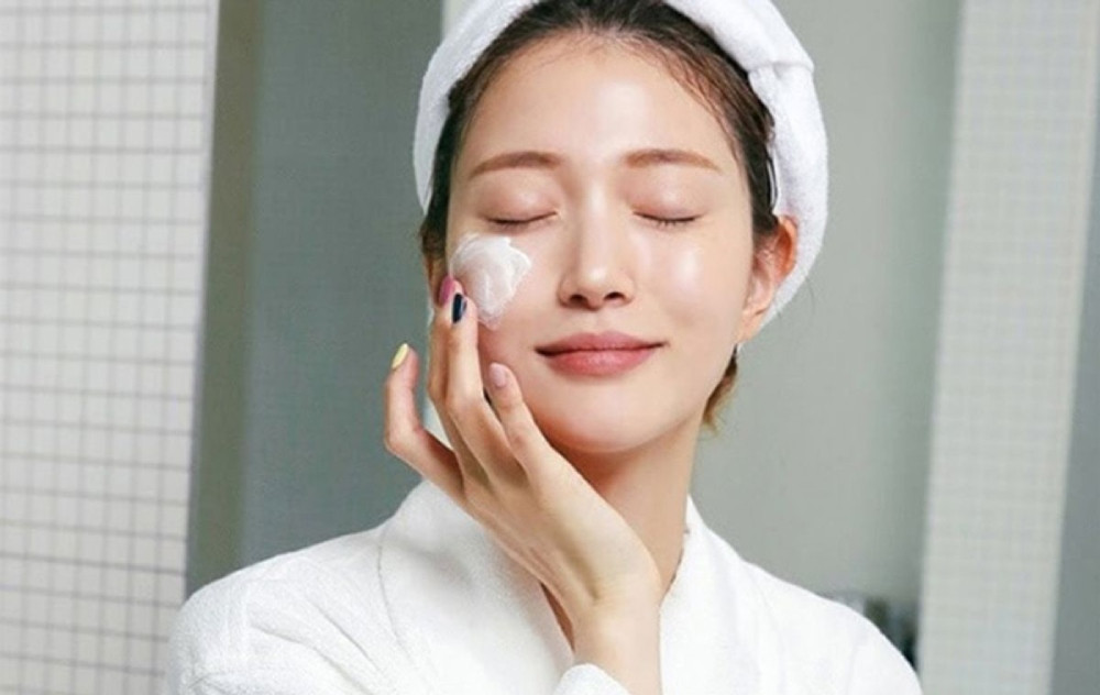 7 bước dưỡng da ban đêm cho da mụn hiệu quả nhất