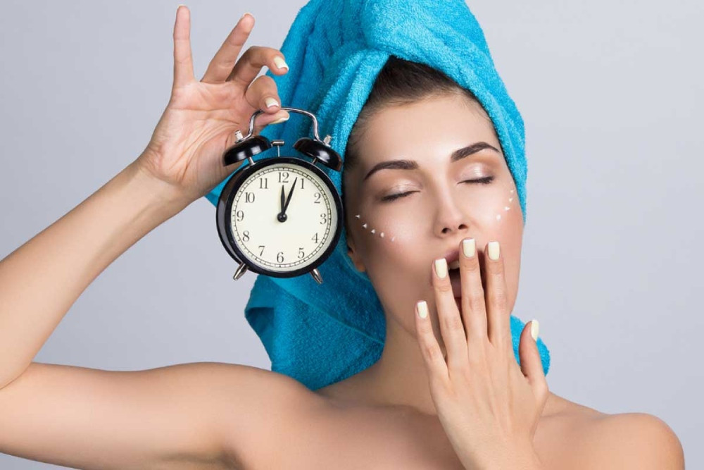 7 bước dưỡng da ban đêm cho da mụn hiệu quả nhất