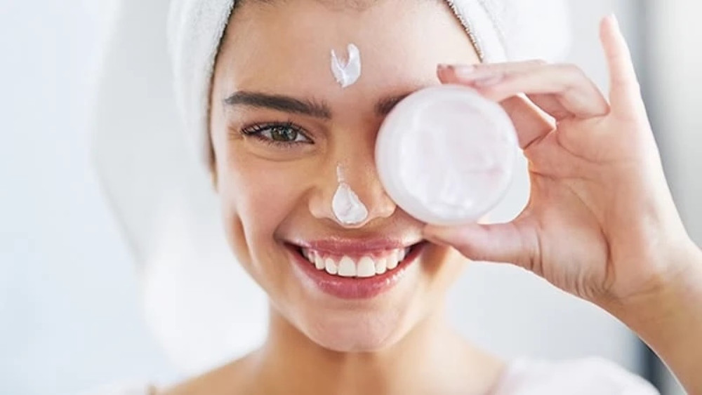 7 bước trong quy trình chăm sóc da mụn nhanh chóng và những lưu ý