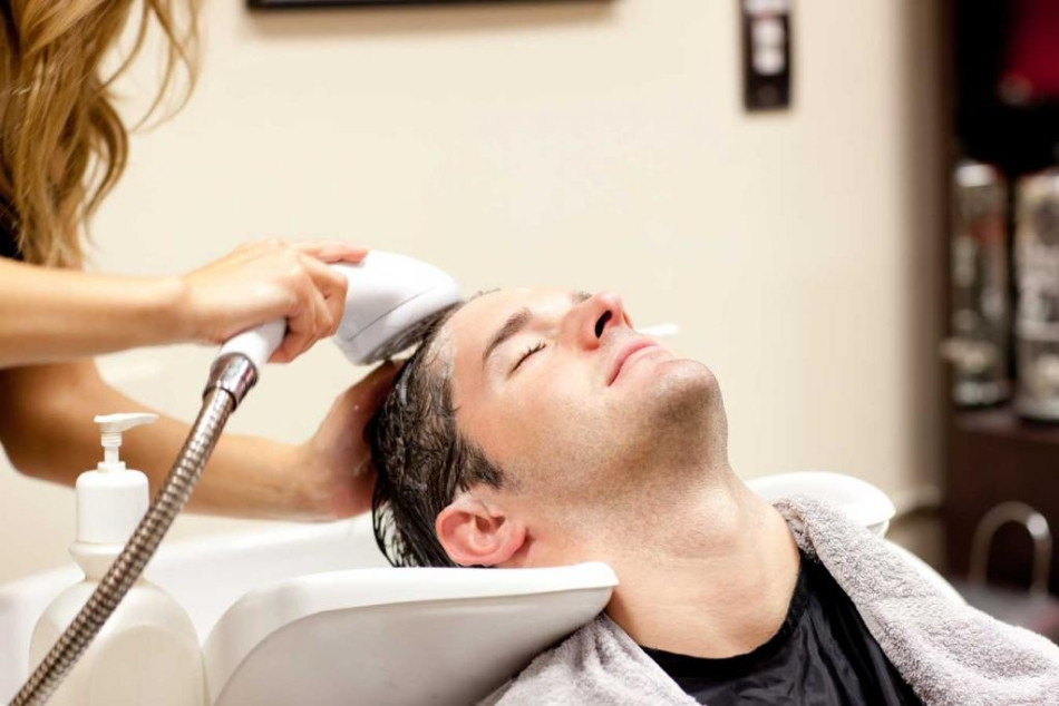 Cách chăm sóc tóc uốn con sâu giữ nếp lâu dài