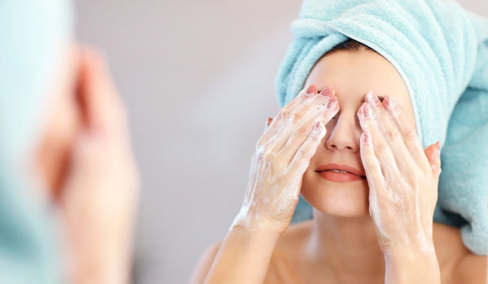 Cách Tẩy Trang Đúng Cách Cho Da Mụn: Hướng Dẫn Chi Tiết