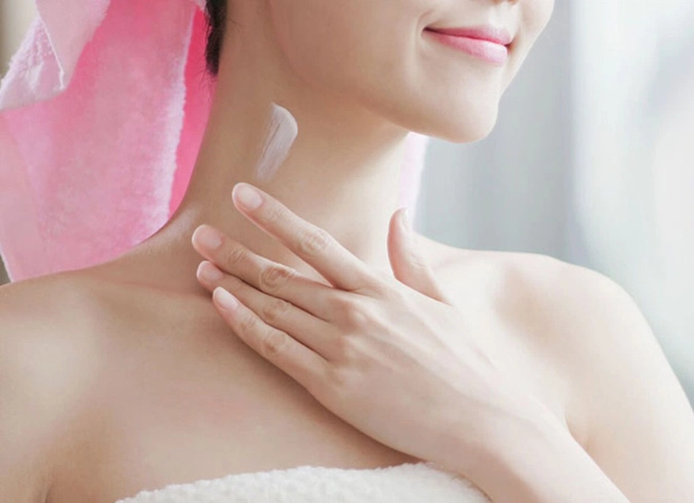 Chăm sóc da vùng cổ: 10 bí kíp chống lão hóa, làm sáng, mịn màng