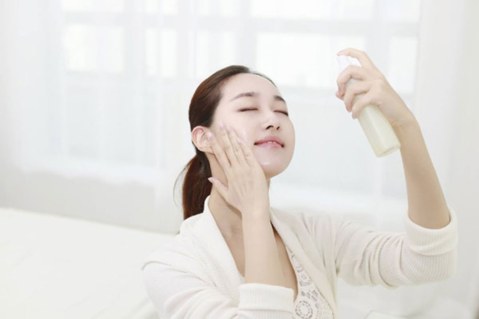 Có Nên Xịt Khoáng Cho Da? Tìm Hiểu Công Dụng Và Lợi Ích