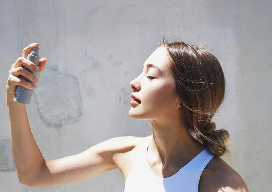 Có Nên Xịt Khoáng Cho Da? Tìm Hiểu Công Dụng Và Lợi Ích