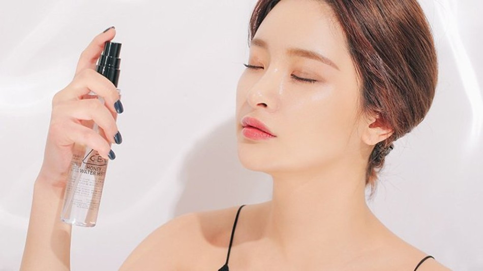 Có Nên Xịt Khoáng Cho Da? Tìm Hiểu Công Dụng Và Lợi Ích