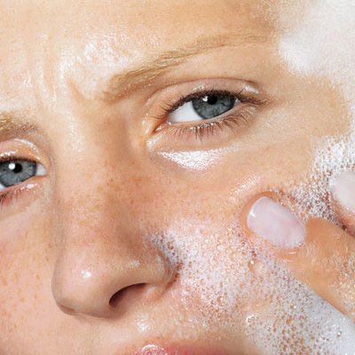 Đặc Điểm và Cách Chăm Sóc Cho Da Dầu Hiệu Quả