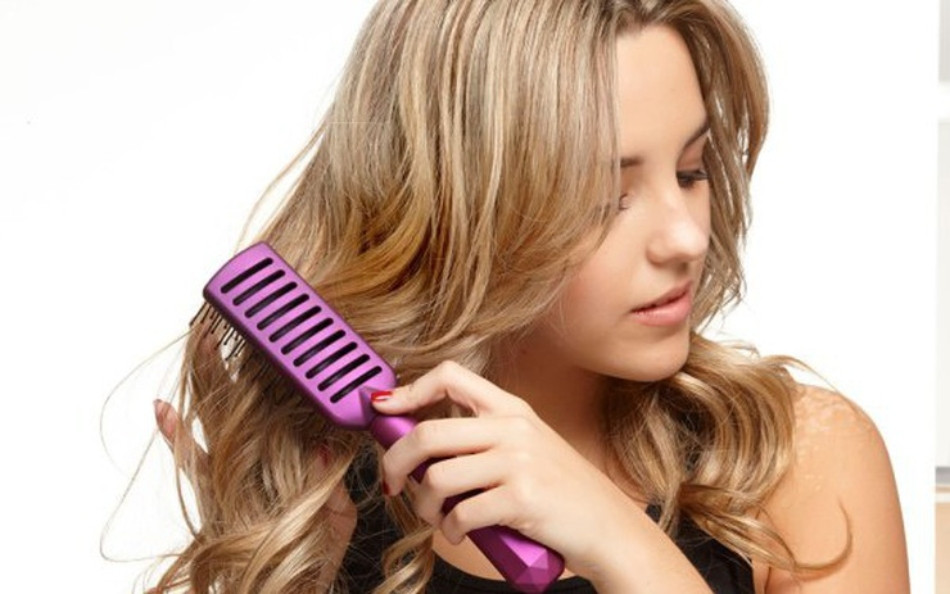 Hướng dẫn 15 cách dưỡng tóc xoăn tự nhiên đẹp và bồng bềnh