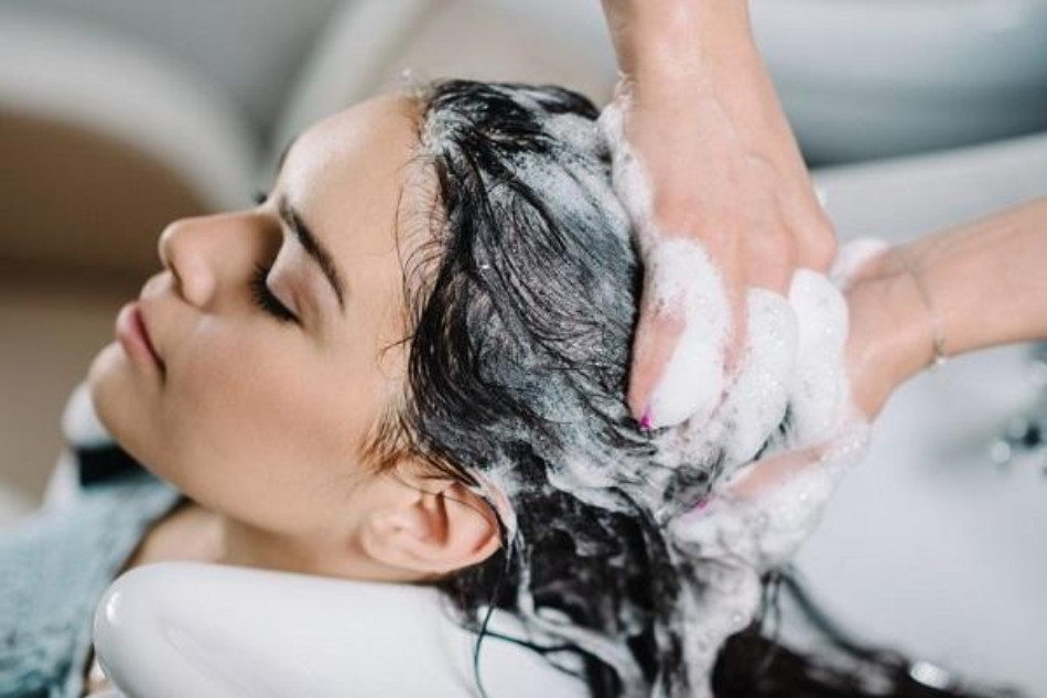 Hướng dẫn cách chăm sóc tóc ép giữ nếp bền lâu đúng cách