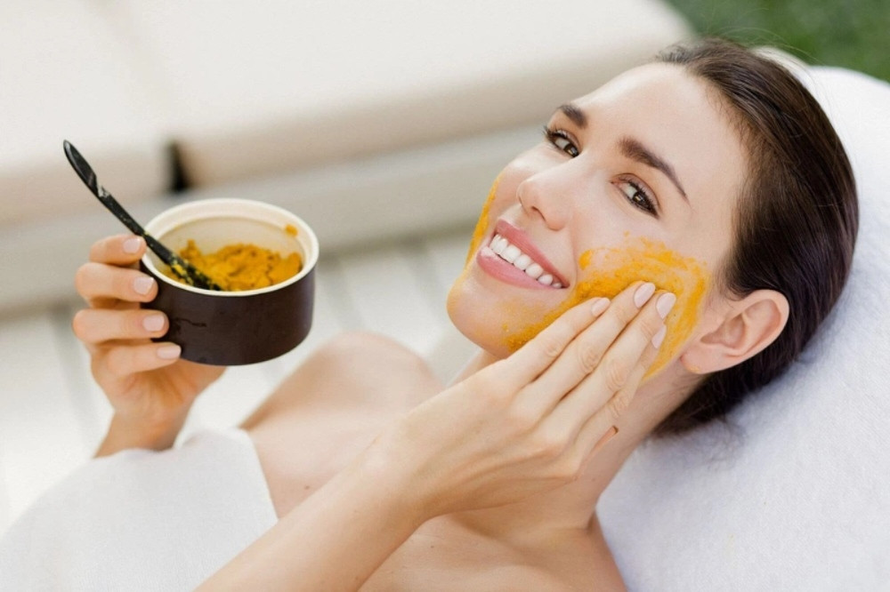 Khám Phá 7 Tác Dụng Tuyệt Vời Của Nghệ Và Mật Ong Trong Làm Đẹp