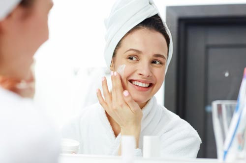 Lựa Chọn Sữa Rửa Mặt Cho Da Nhờn: Những Điều Bạn Cần Biết