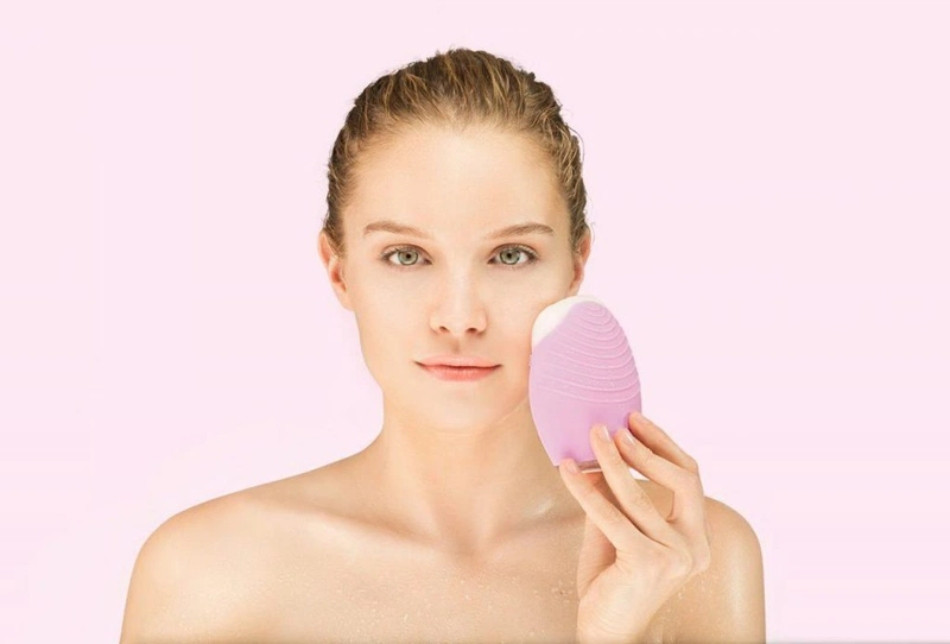 Mặt Bị Mụn Có Nên Dùng Sữa Rửa Mặt Không?