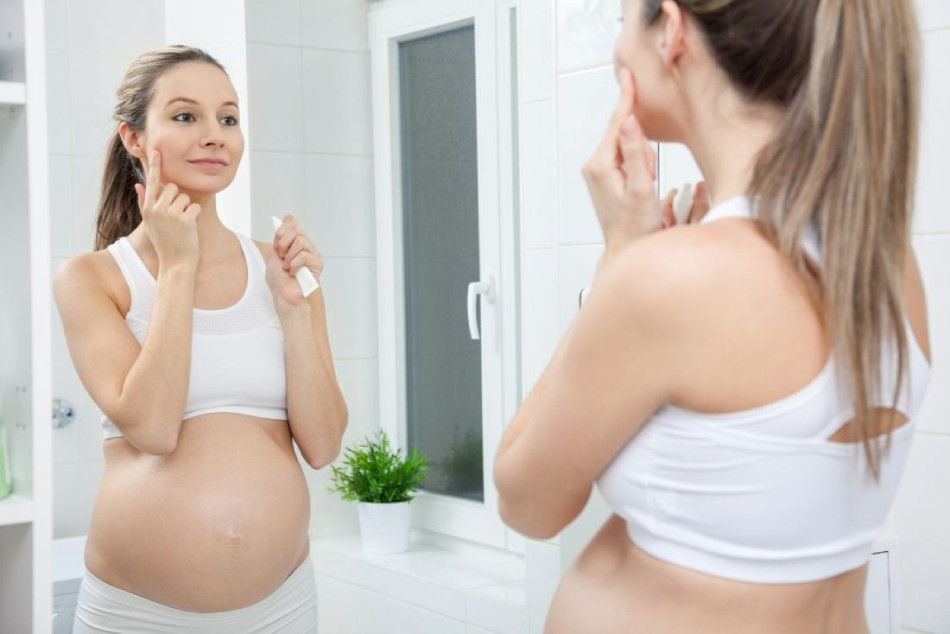 Mẹ Bầu Có Nên Trang Điểm? Hướng Dẫn An Toàn Cho Chị Em