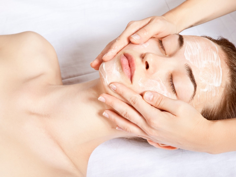 Quy trình chăm sóc da mặt cơ bản tại spa: 10 bước để có làn da khỏe đẹp