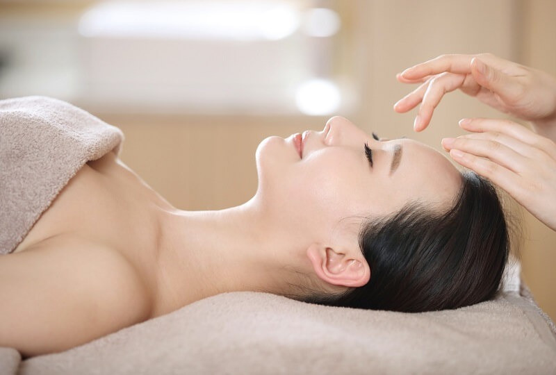 Quy trình chăm sóc da mặt cơ bản tại spa: 10 bước để có làn da khỏe đẹp