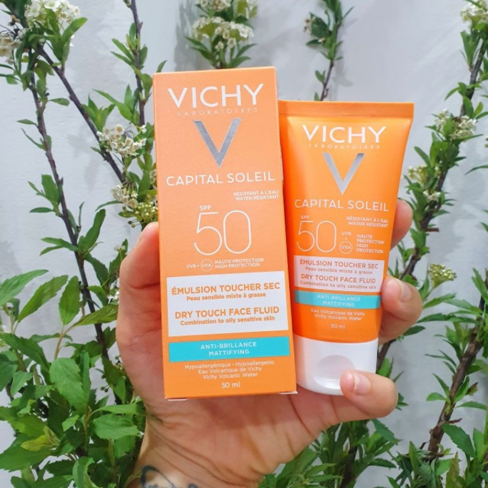Review top 15 kem chống nắng kiềm dầu tốt và được yêu thích nhất