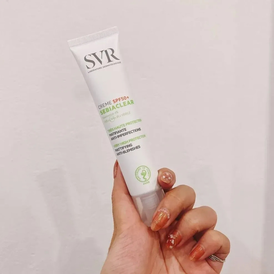Review top 15 kem chống nắng kiềm dầu tốt và được yêu thích nhất