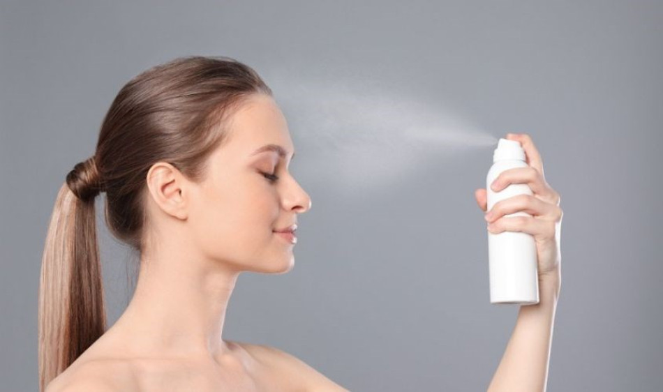 Review top 16 xịt khoáng trang điểm và dưỡng da tốt nhất
