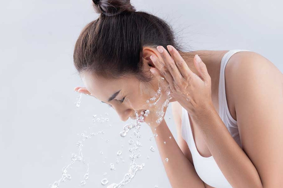 Rửa mặt đúng cách: 15 quy tắc vệ sinh da mặt mà bạn cần biết