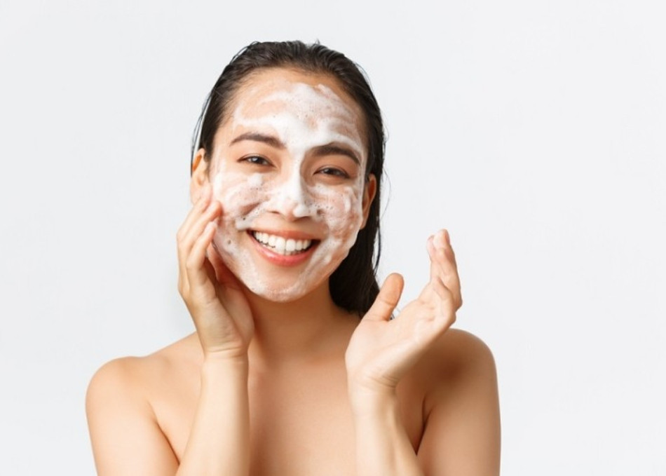 Rửa mặt nhiều có tốt không? Lời giải đáp cho làn da khỏe mạnh