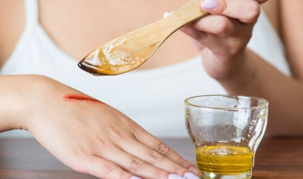 Tìm hiểu 14 công dụng của mật ong trong làm đẹp mà bạn chưa biết
