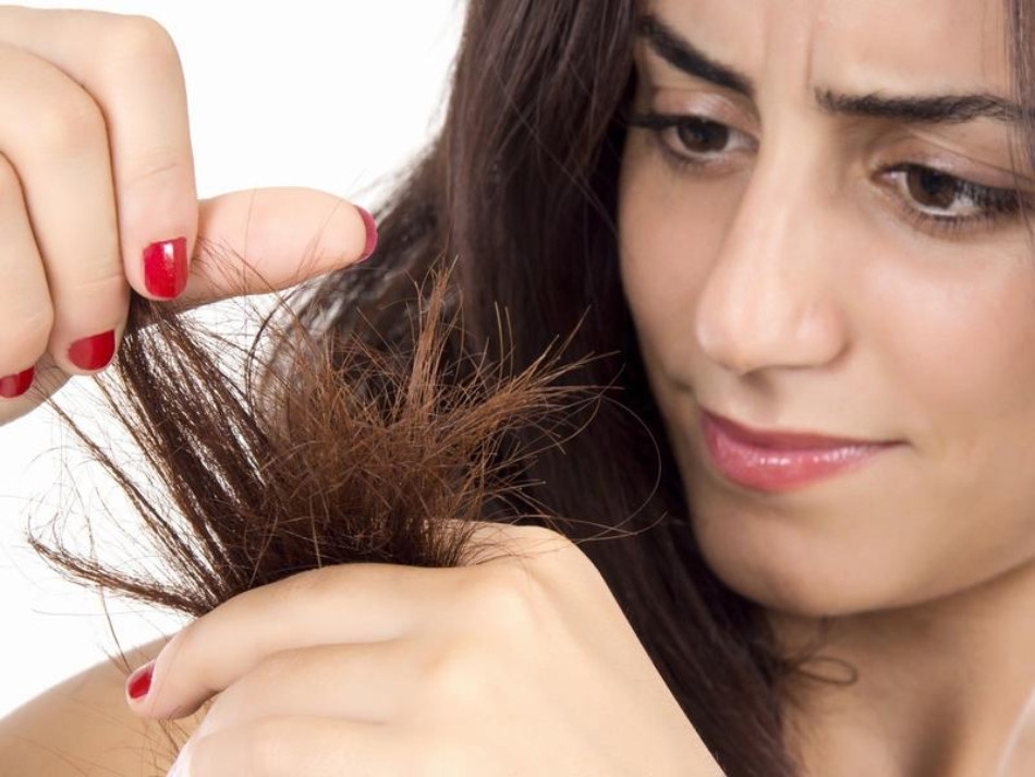 Tóc khô xơ có uốn được không? Giải pháp cho mái tóc hư tổn